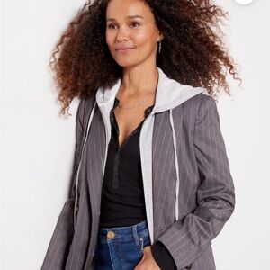 Evereve Charcoal Pinstripe Women's Blazer